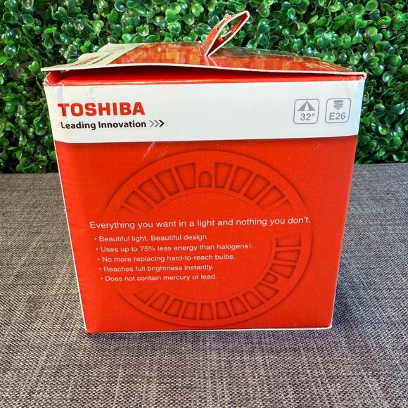 NIB Toshiba LED Par 30 Warm White Replaces 65 W Lighting Bulb New - Picture 2 of 6